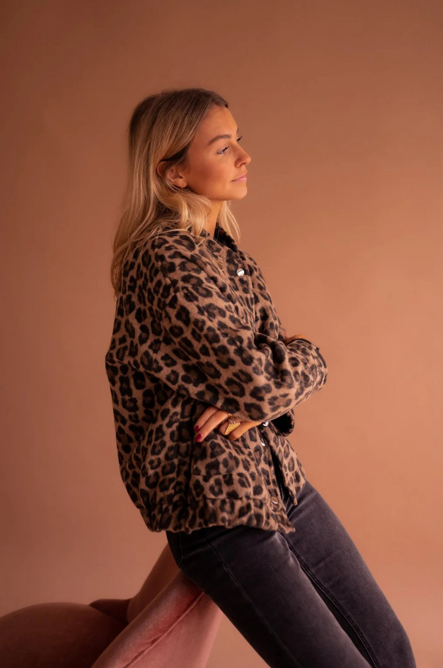 Dámská krátká bunda s leopardím vzorem | Dlouhý rukáv